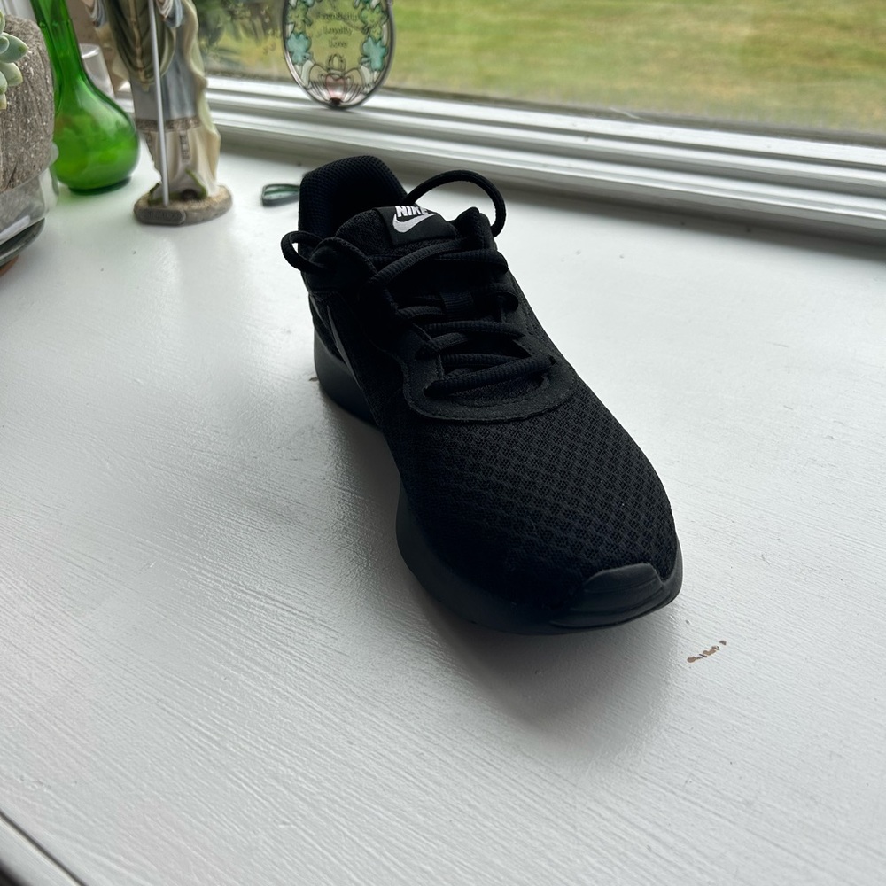 Black Women’s Nike Tanjun Sneaker